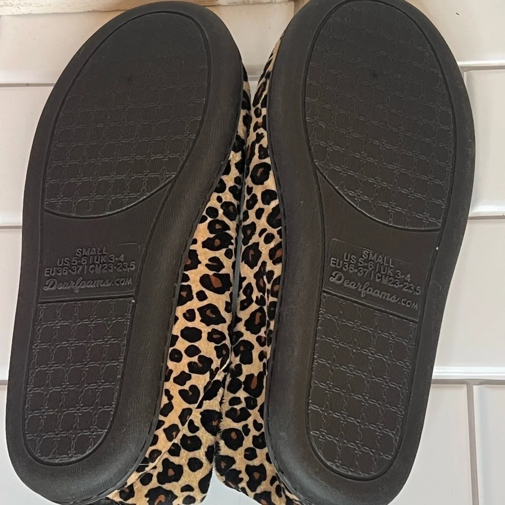 dearfoams stylish leopard
